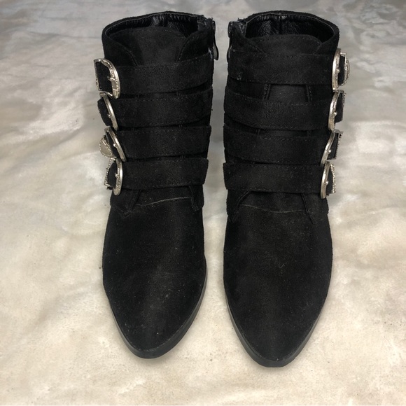 Black Suede Western Boho Buckle Strappy Almond Toe Ankle Booties Size 6.5 (37) - Picture 4 of 9